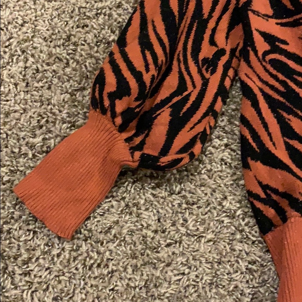 Sweater - Picture 3 of 3
